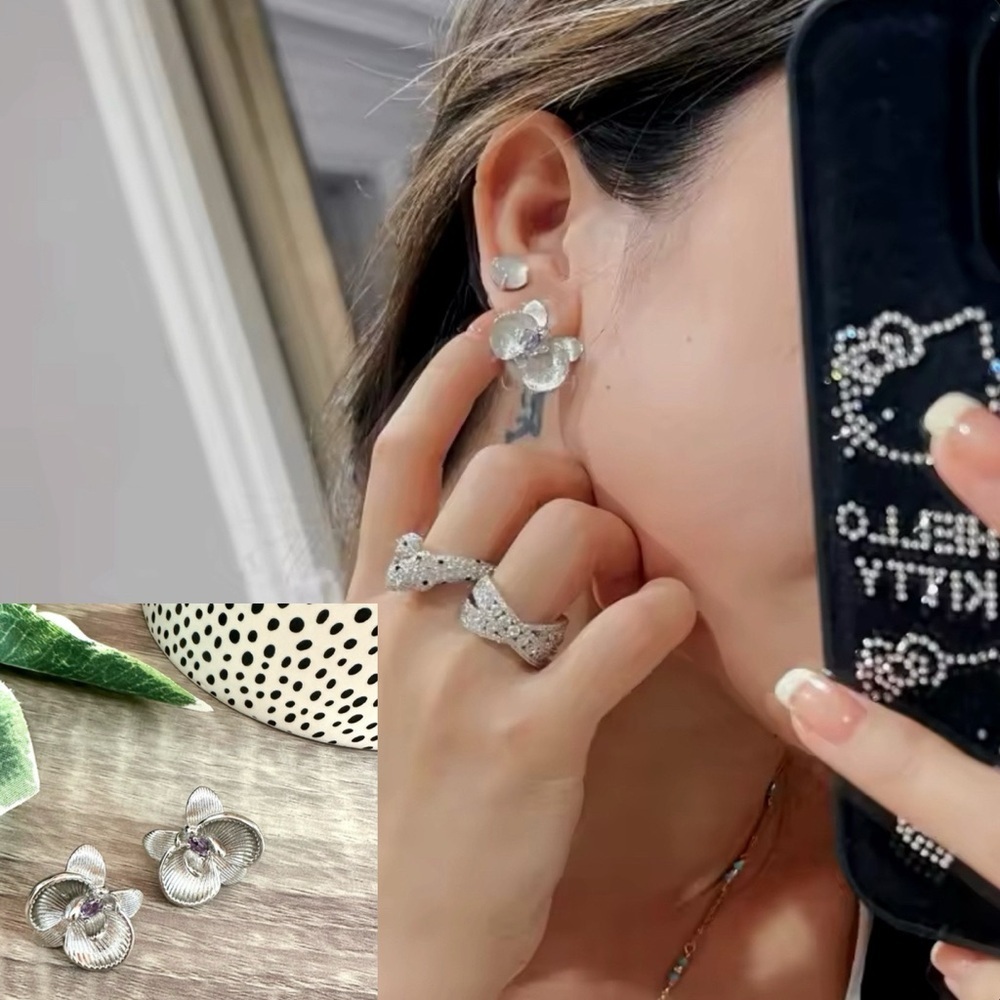 2/$30🌵 Silver Orchid Earrings Purple Rhinestone Flowers Dainty Jewelry Gift NEW